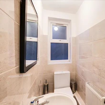 Image 7 - 33 Hilda Road, London, E16 4NW, United Kingdom - Townhouse for rent