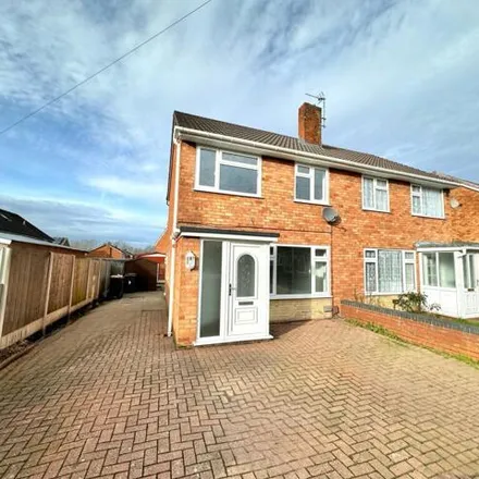 Buy this 3 bed duplex on Oaklands Drive in Telford and Wrekin, TF2 7DZ