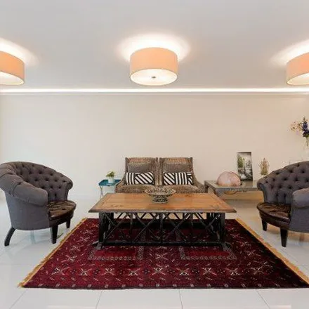 Rent this 6 bed apartment on 6 Manresa Road in London, SW3 6LR