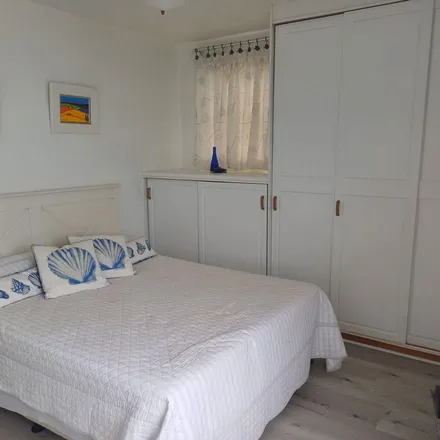 Rent this 2 bed apartment on Rockview Road in Doonside, KwaZulu-Natal