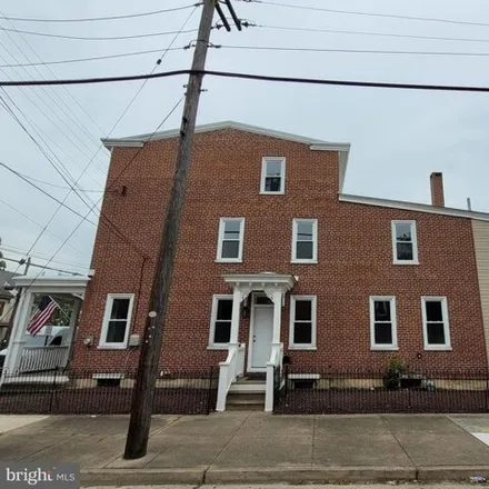 Image 3 - 500 Linden Street, Bristol, Bucks County, PA 19007, USA - House for sale