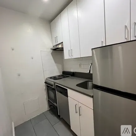 Rent this studio apartment on 164 W 73rd St