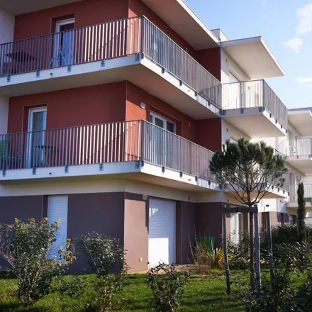 Rent this 3 bed apartment on 157 Avenue de Nantes in 79000 Niort, France