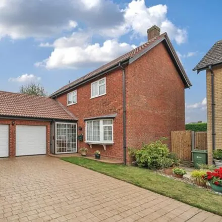 Buy this 4 bed house on Burrows Close in Clifton, SG17 5EG