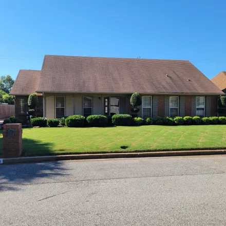 Buy this 3 bed house on 8135 Creekside Circle South in Memphis, TN 38016