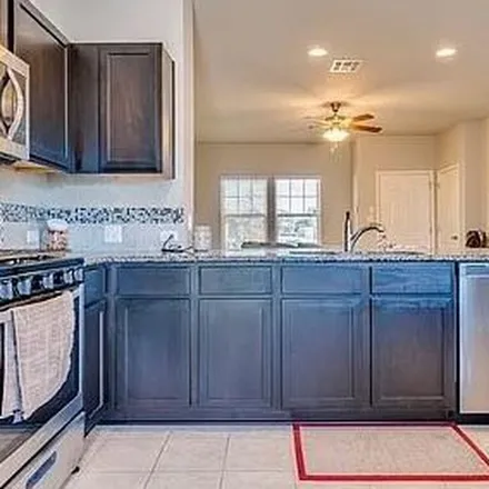 Image 3 - 273 Wainscot Oak Way, San Marcos, TX 78666, USA - Townhouse for rent