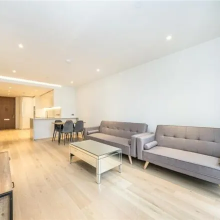 Rent this 1 bed room on Hampton Tower in 75 Marsh Wall, Canary Wharf