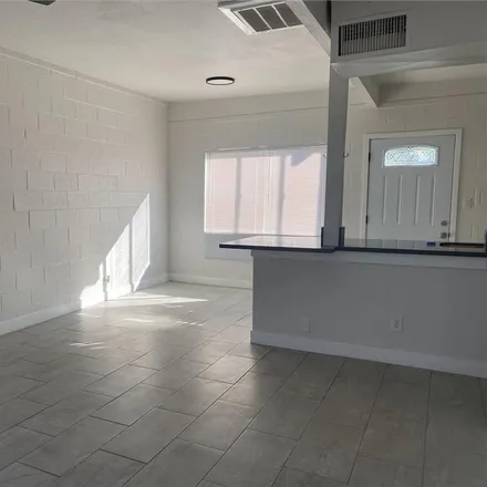 Image 2 - 2305 Pardee Place, Las Vegas, NV 89104, USA - Duplex for rent