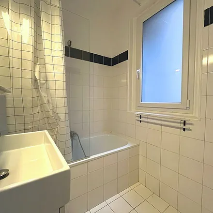 Image 5 - 12 Rue de Villafranca, 75015 Paris, France - Apartment for rent