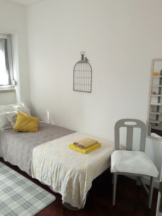 Rent this 5 bed room on Av. de Roma in Lisboa, Portugal