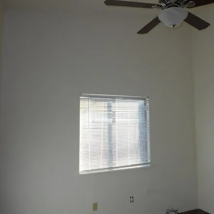 Image 3 - 132 North Troy Avenue, Lubbock, TX 79416, USA - House for rent