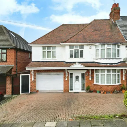 Buy this 5 bed duplex on Highway Road in Leicester, LE5 5RF