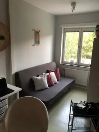 Rent this 4 bed condo on Venavägen 25 in 27, 703 65 Örebro