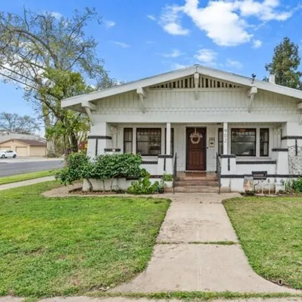 Buy this 2 bed house on 902 West 20th Street in Merced, CA 95340
