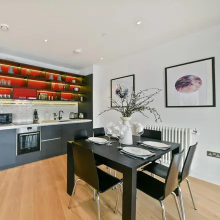 Image 2 - Grantham House, 46 Botanic Square, London, E14 0LG, United Kingdom - Apartment for rent