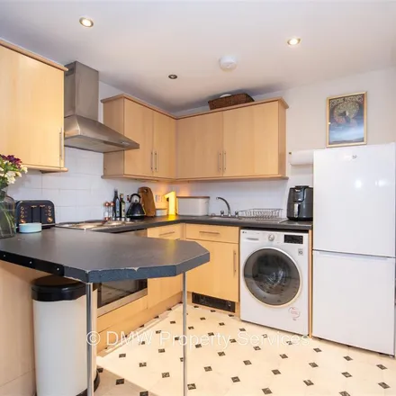 Rent this 5 bed apartment on 14 Chestnut Grove in Nottingham, NG3 5AD