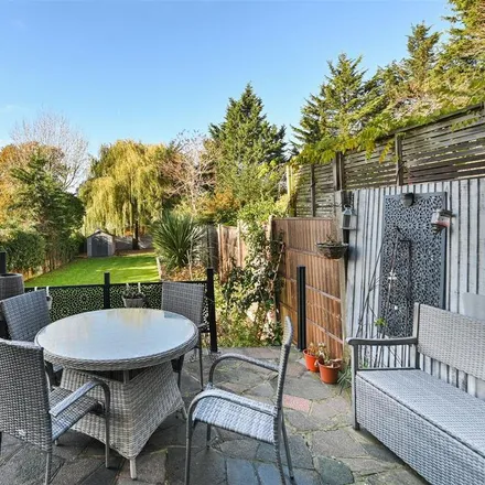 Image 3 - Engel Park, London, NW7 2HN, United Kingdom - Duplex for rent