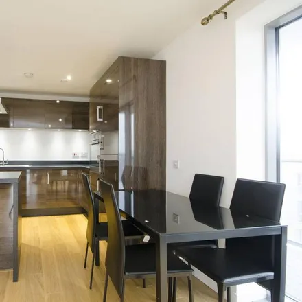 Image 3 - Lucienne Court, 72 Lindfield Street, London, E14 6GT, United Kingdom - Apartment for rent