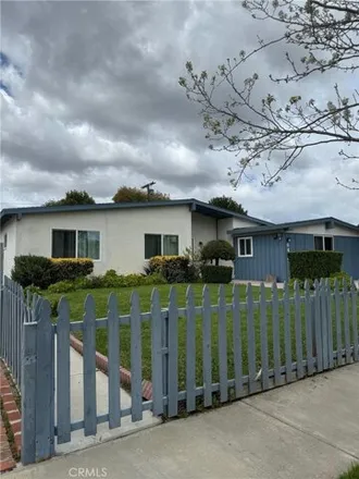Image 3 - 6457 Graves Avenue, Los Angeles, CA 91406, USA - House for rent