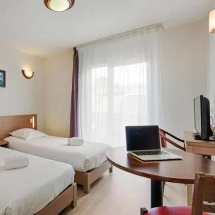 Rent this studio apartment on 9 Rue d'Alembert in 34500 Béziers, France