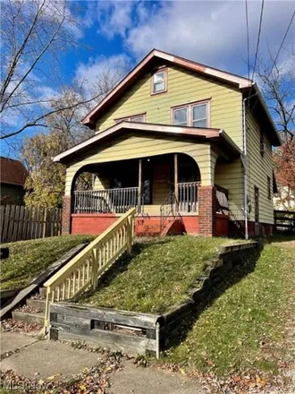 Rent this 3 bed house on 1331 Honodle Avenue in Akron, OH 44305