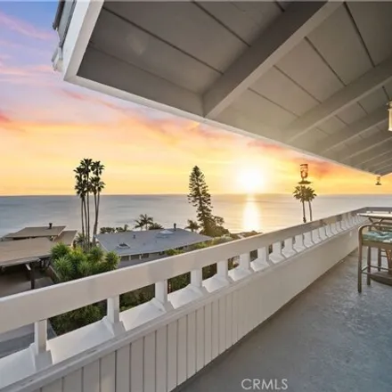 Image 2 - 490 Alta Vista Way, Laguna Beach, CA 92651, USA - House for sale