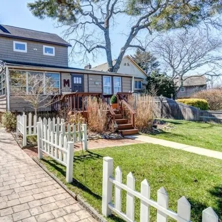 Image 2 - 262 Howe Street, Point Pleasant, NJ 08742, USA - House for sale