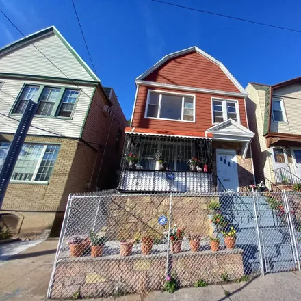 Rent this 3 bed duplex on 20 Bayview Avenue in West Bergen, Jersey City