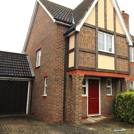 Rent this 3 bed duplex on 2 Abbey Brook in Didcot, OX11 7XX