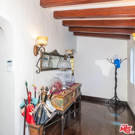 Image 3 - 2324 North Catalina Street, Los Angeles, CA 90027, USA - House for sale