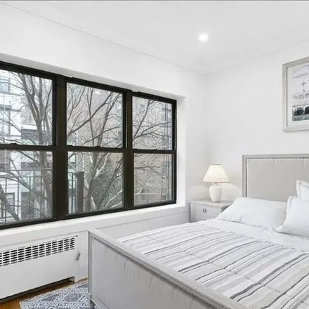 Rent this 3 bed apartment on 528 East 85th Street in New York, NY 10028