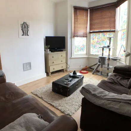 Image 2 - 39 Monson Road, London, SE14 5EQ, United Kingdom - Townhouse for rent