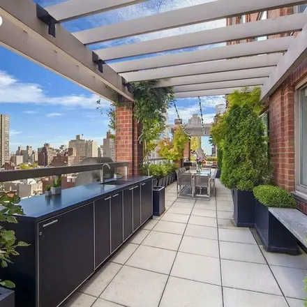Rent this 4 bed apartment on 1569 1st Avenue in New York, NY 10028