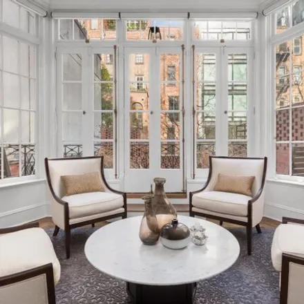 Image 2 - 161 East 74th Street, New York, NY 10021, USA - Townhouse for sale