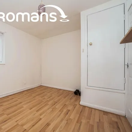Image 7 - Repens Way, London, UB4 9PR, United Kingdom - Townhouse for rent