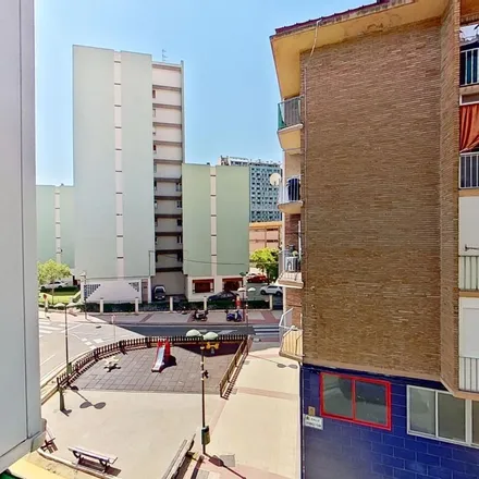 Image 7 - Calle de Domingo Ram, 60, 50017 Zaragoza, Spain - Apartment for rent