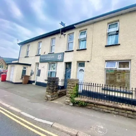 Rent this 3 bed duplex on Commercial Street in Risca, NP11 6AW