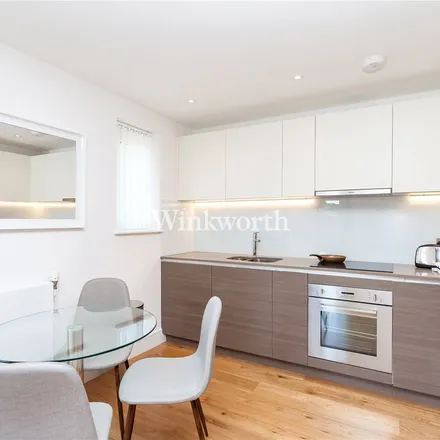 Image 9 - Silverworks Close, London, NW9 0DW, United Kingdom - Apartment for rent