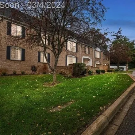 Buy this 3 bed condo on 191 Concord Road in Bloomfield Hills, MI 48304