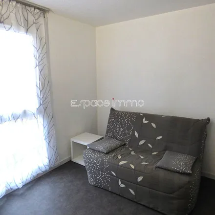 Rent this 1 bed apartment on 1 Rue Amand Dauge in 76250 Déville-lès-Rouen, France