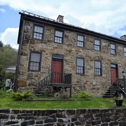Image 3 - 400 South Water Street, Mill Hall, Clinton County, PA 17751, USA - House for sale