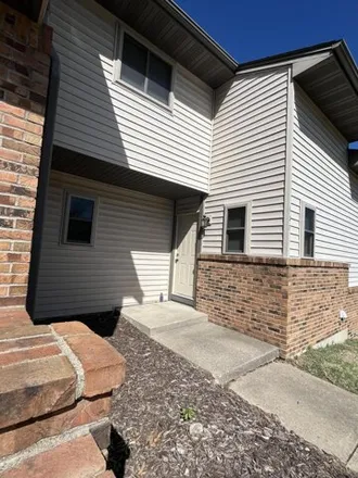 Rent this 4 bed condo on 401 Foxfire Drive in Columbia, MO 65201