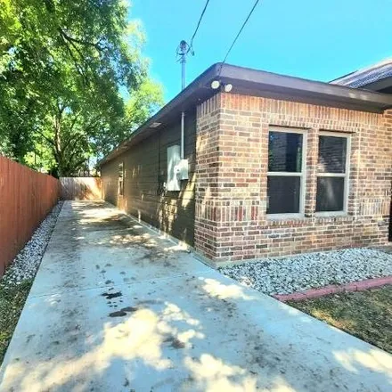 Image 3 - 2711 Goodwill Avenue, Dallas, TX 75210, USA - House for rent