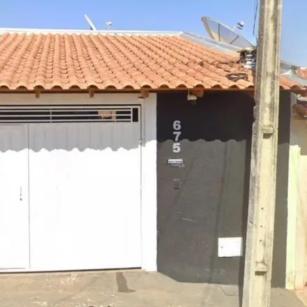 Rent this 2 bed house on Rua Divinópolis in COHAB, Passos - MG