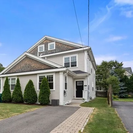 Image 2 - 50 Oak Ave Unit B, Newton, Massachusetts, 02465 - Townhouse for sale