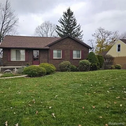 Rent this 3 bed house on Dearborn Heights Post Office in Kinloch Street, Dearborn Heights