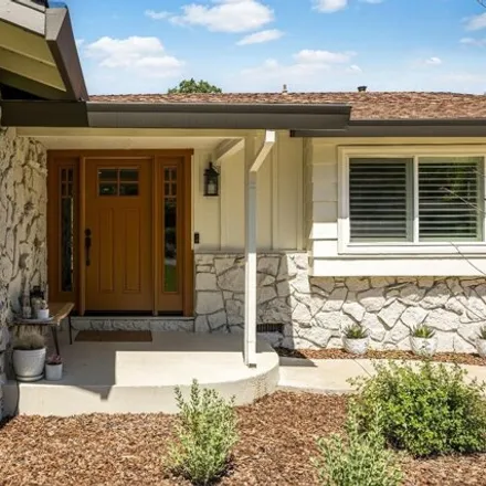 Image 3 - 9861 Valley Pines Drive, Folsom, CA 95630, USA - House for sale