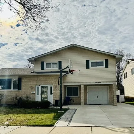 Rent this 3 bed house on 2676 Roberts Avenue in Waukegan, IL 60087