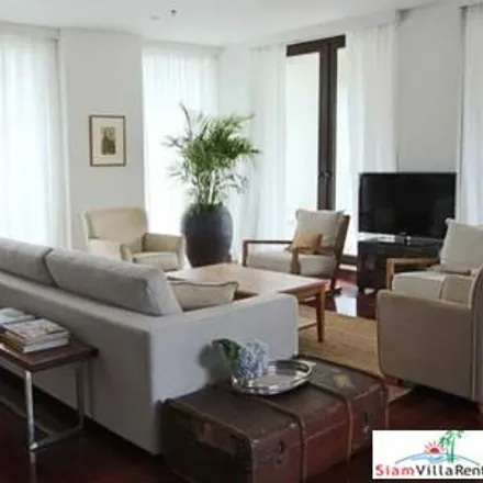 Rent this 4 bed apartment on Sompong Thai Cooking School in Soi Si Lom 13, Lalai Sap