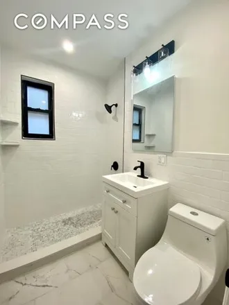 Image 5 - 21-68 Steinway Street, New York, NY 11105, USA - House for rent